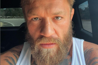 Conor McGregor diametralnie zmienił swój wygląd! Ciężko uwierzyć, że to naprawdę on. Ogromna przemiana legendy UFC