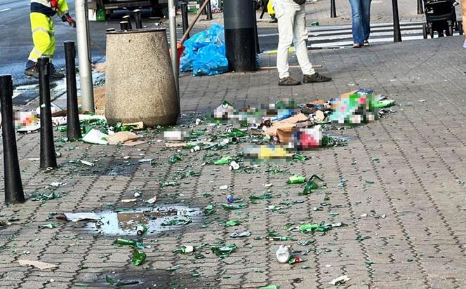Złoty trunek na ulicach stolicy. Butelki z piwem wypadły z dostawczaka. Mieszkańcy się o nie bili!
