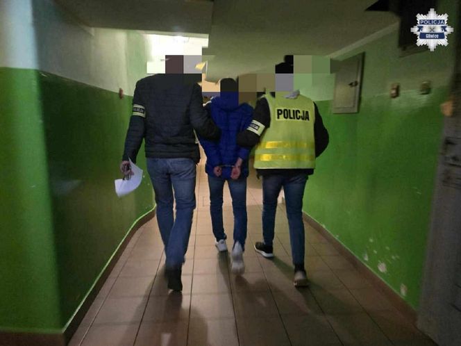 Podał się za urzędnika i powiedział, że musi sprawdzić ogrodzenie. Chwilę później z domu zniknęło 15 tys. zł