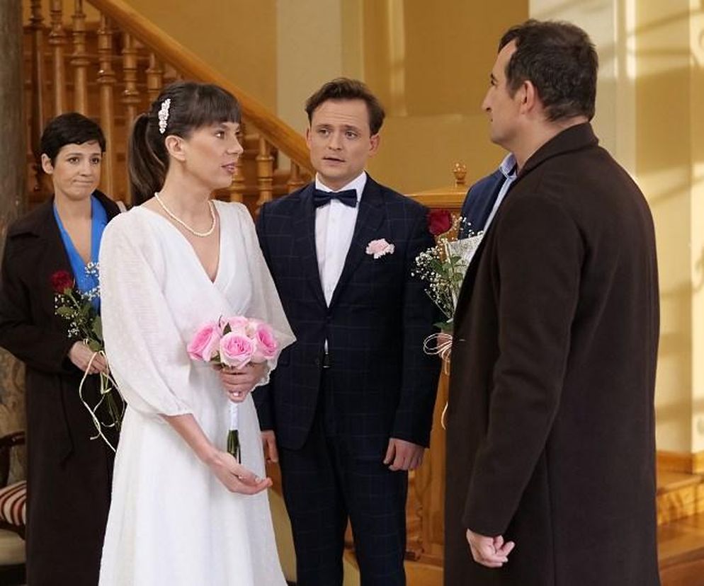 Pierwsza miłość, odcinek 3810: Maurycy (Dawid Dziarkowski), Lucynka (Delfina Wilkońska), Kaśka (Michał Koterski), Kinga (Aleksandra Zienkiewicz)