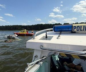 Chciał przepłynąć Wisłę wpław. Kiedy policjanci kazali mu wyjść z wody, przyspieszył. Potem zaczął się topić