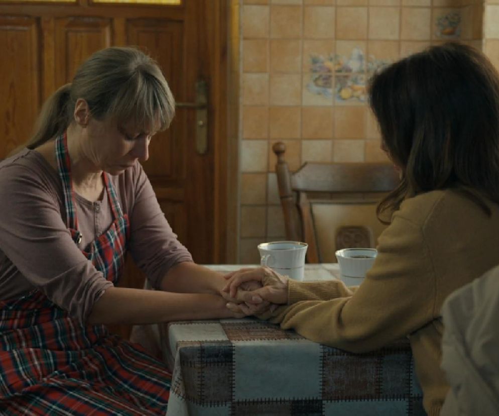 Barwy szczęścia, odcinek 3186. Krystyna Szymańska (Agata Pruchniewska), Kasia (Katarzyna Glinka)