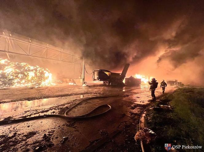 Pożar składowiska odpadów w Promniku (gm. Strawczyn)