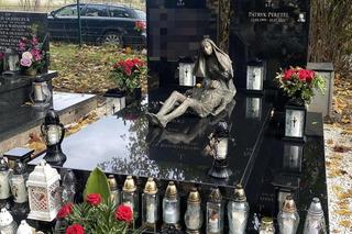 Kraków. Nowy grób Patryka P., syna Sylwii Peretii. Na mogile stanęła wymowna rzeźba