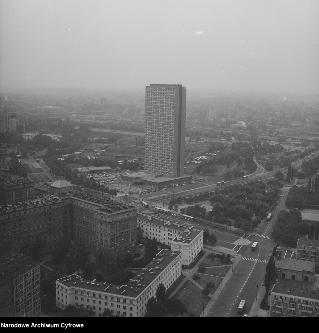 Wieżowiec Intraco w budowie