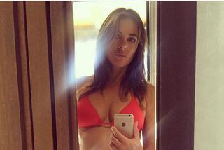 Elizabeth Hurley, Instagram