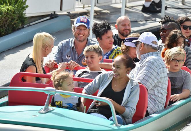 Gwen Stefani z dziećmi w Disneylandzie