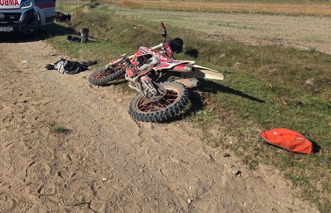 Tragedia na drodze. Wjechał w krowę motocyklem. Zwierzę nie żyje, lądował śmigłoiwec LPR