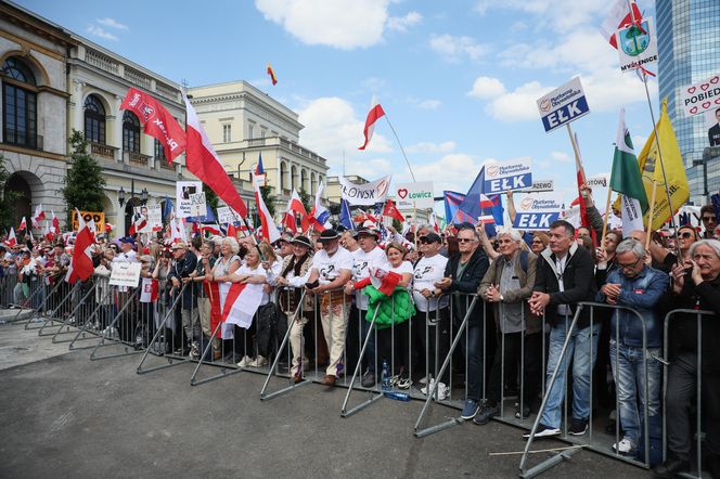 Dwa marsze w Warszawie. Wyborcy zgromadzili się w stolicy