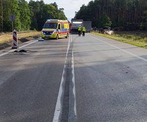 Tragiczny wypadek z udziałem dwóch ciężarówek. Jedna osoba nie żyje