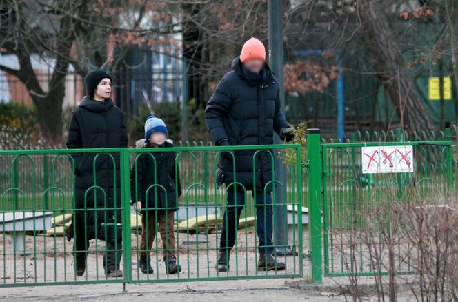 Całuśny mąż Kaczyńskiej nie dał jej wytchnienia pod jemiołą 