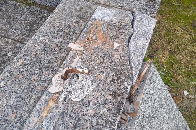 Znów zdewastowano Cmentarz Żołnierzy Armii Radzieckiej w Rawiczu