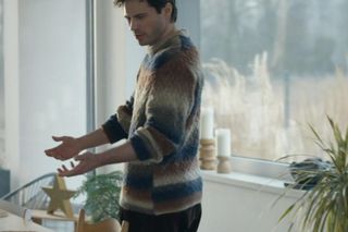 Barwy szczęścia po wakacjach. Cezary odkryje, o co naprawdę dzieje się z Józefiną po wykiwaniu przez Andrzeja. Nie chodzi o pieniądze - ZDJĘCIA