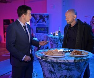 Pierwsza miłość. Alan (Alan Andersz), Iwo (Redbad Klynstra)