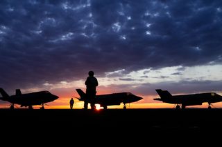 Brytyjski F-35B lądował awaryjnie w Japonii