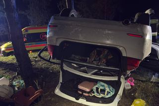 Straszliwe dachowanie na DK 10! W środku pojazdu były dzieci