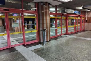Zamknięta stacja metra Centrum (5.11.2025)