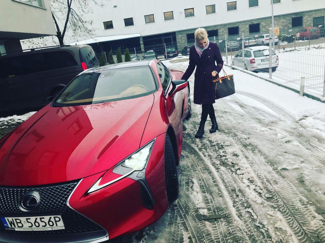 MAGDA NAROŻNA Z ZESPOŁU PIĘKNI I MŁODZI