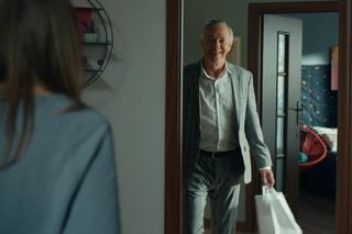 Barwy szczęścia, odcinek 3121. Madzia (Natalia Sierzputowska), Henryk (Zbigniew Suszyński)