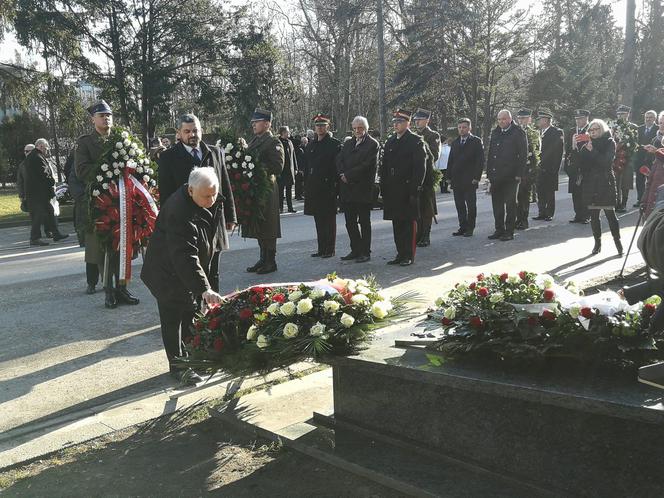 Grób Jana Olszewskiego w 1. rocznicę śmierci