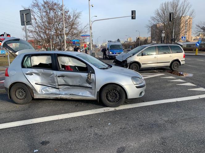 Dramatyczny wypadek na ul. Fieldorfa. Pijany kierowca rozbił samochód