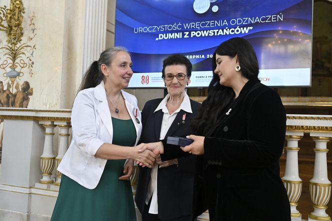 Dziennikarka "Super Expressu" Izabela Kraj odznaczona medalem "Dumni z Powstańców"