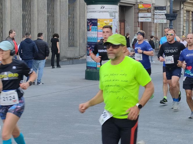 Rossmann Run 2025. Tłumy biegaczy wzięły udział w biegu ulicą Piotrkowską