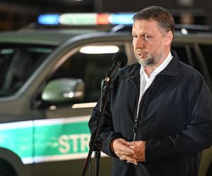 Nocna konferencja Marcina Kierwińskiego. Decyzja zapadła, kiedy większość spałą