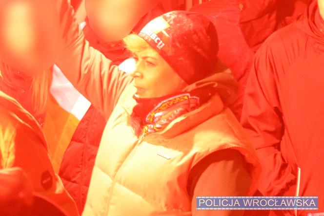 Wrocław: Tych osób szuka policja. Chodzi o marsz narodowców! [ZDJĘCIA]