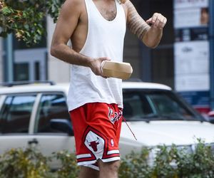 Radzimir Dębski umówił się ze znajomymi na burgera