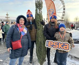Ekipa Radia Eska na Jarmarku Świątecznym na Targach