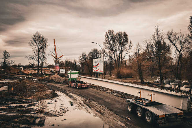 Częstochowa: rozpoczął się montaż kolejnego wiaduktu na DK91