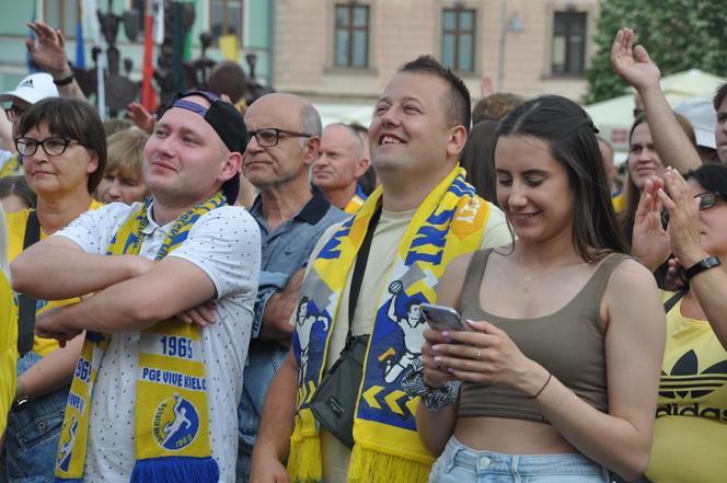 Barlinek Industria Kielce w finale Ligi Mistrzów! Feta w strefie kibiców po zwycięstwie nad Paris Saint-Germain