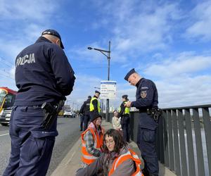 Warszawa. Aktywiści zablokowali most Poniatowskiego