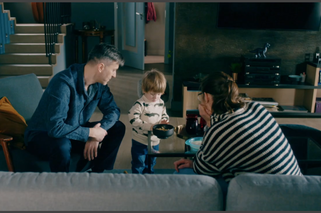 BrzydUla 2, odcinek 230: Ula (Julia Kamińska), Marek (Filip Bobek), Antoś (Jakub Jankowski)