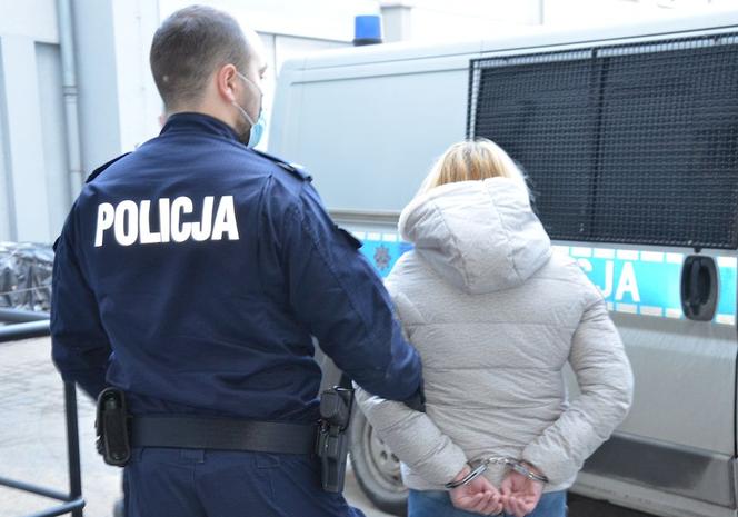 Kryminalni z Wrzeszcza zatrzymali 27-latkę z Gdańska i 30-letniego mężczyznę, którzy napadli na 44-letnią kobietę