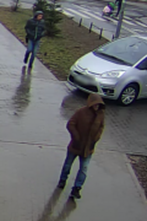 Policja szuka tych mężczyzn. Poznajesz ich?