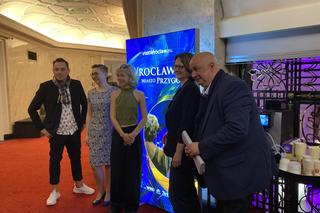 Po lewej: reżyser spotu Michał Zieliński