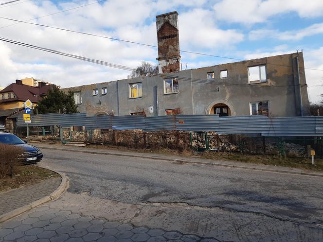 Mieszkania miały być gotowe w tym miesiącu. Znowu nie wyszło
