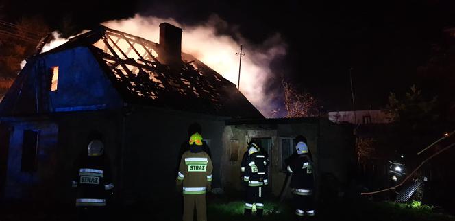 Pożar domu jednorodzinnego pod Mogilnem! Z budynku nic nie zostało