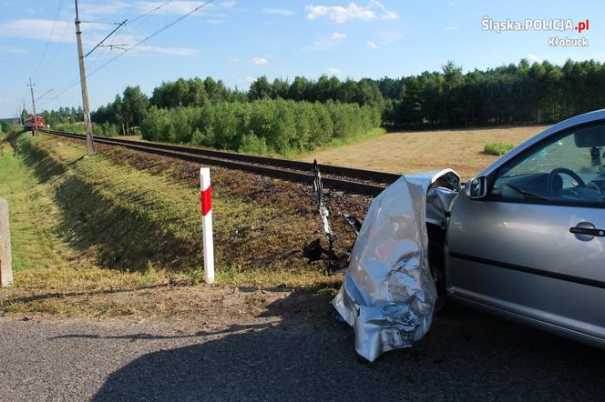 Wypadek na przejeździe kolejowym w Kulejach. Kobieta cudem uniknęła śmierci
