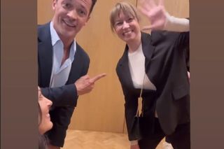 Barwy szczęścia na planie. Kasia (Katarzyna Glinka), Mariusz (Rafał Cieszyński), Szymańska (Agata Pruchniewska)