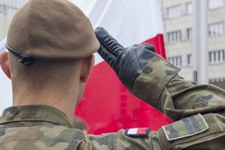 Polscy żołnierze mogą zapuścić krótkie brody i odsłonić tatuaże. Minister wsłuchał się w głos wojska