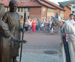 W Olsztynie stanął wyjątkowy pomnik. Ma przypominać o ważnych wartościach [ZDJĘCIA]