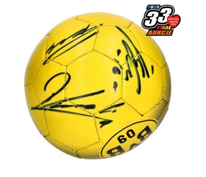Futbolówka z autografami Lewandowskiego, Błaszczykowskiego i Piszczka