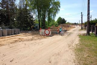 Wybudowanie nowego, dłuższego o 25 metrów wiaduktu, ma umożliwić poprowadzenie po nim dwóch jezdni autostrady A2 wraz z drogami serwisowymi.