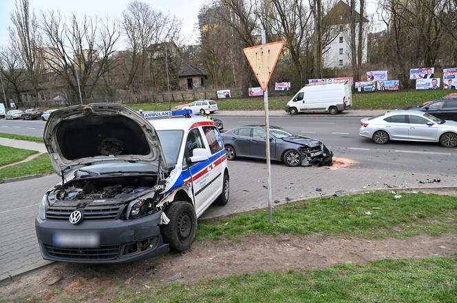 Wypadek karetki w Szczecinie