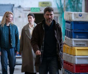 Profilerka sezon 2 - odcinek 10 streszczenie. W czasie rewizji w domu Rekowskich Jarek znika. Max Budzisz proponuje Reginie awans