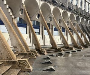 Picasso's Arenas. Budynek mieszkalny położony w Noisy-le-Grand pod Paryżem