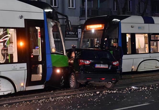 Szczecin: Zderzenie auta z tramwajem